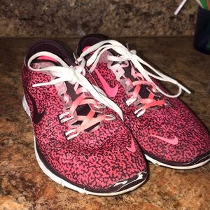 Pink nike free runs